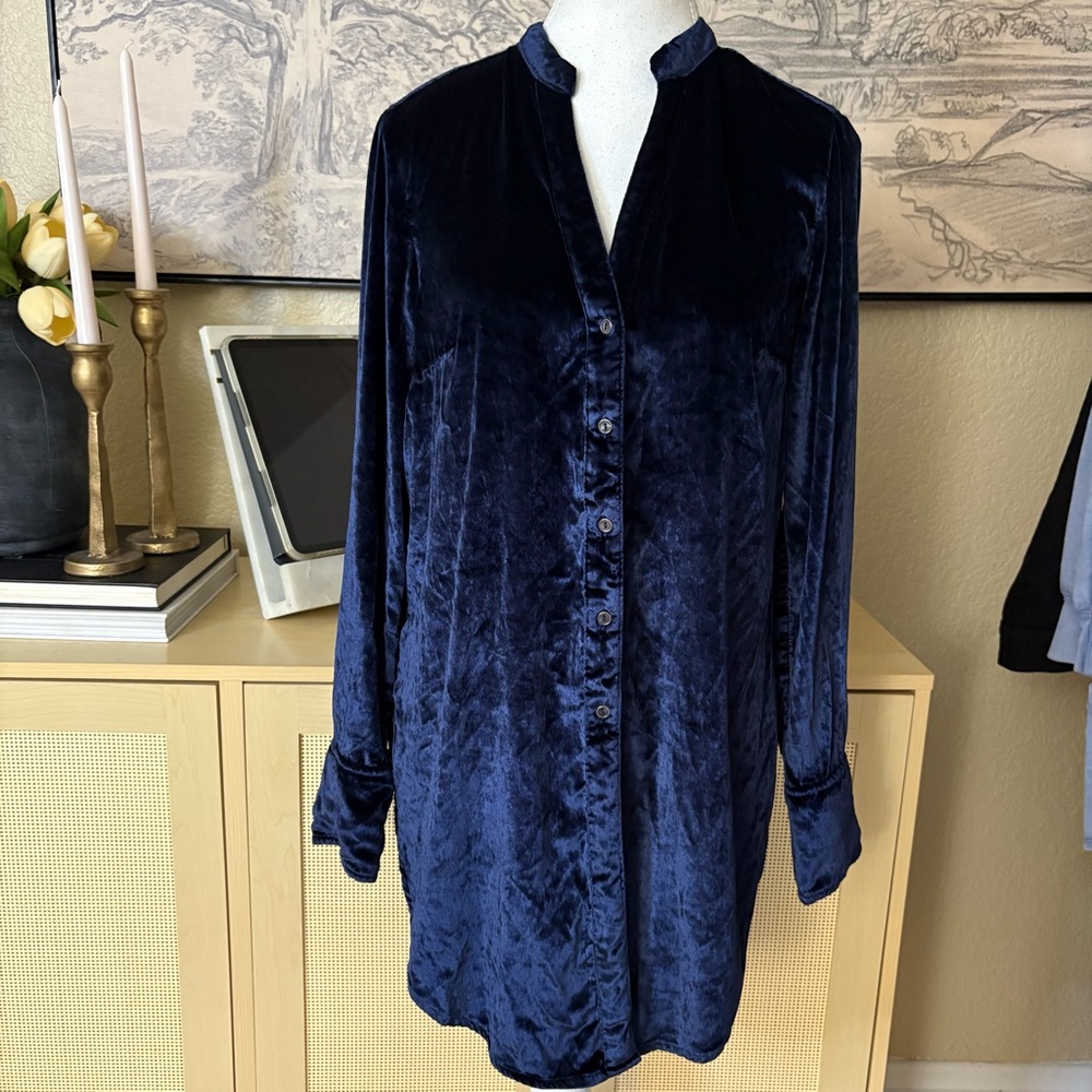 Anthropologie Maeve Crushed Velvet Navy Blouse Tunic‎ Size 4